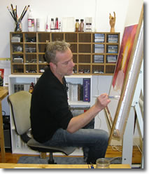 Eric Ancey dans son atelier